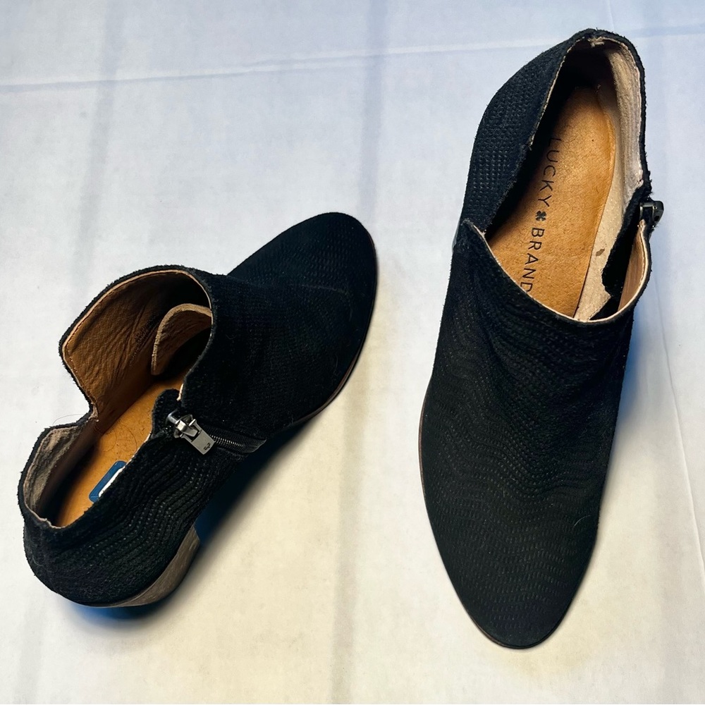Black Lucky Brand women’s heels.